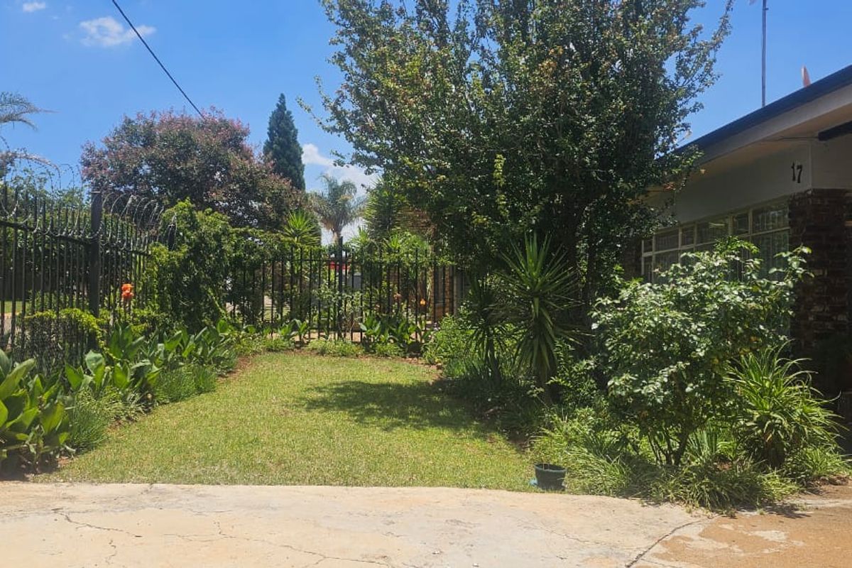 Income-Generating 3-Bedroom Property for Sale in Mohadin - Photo 4