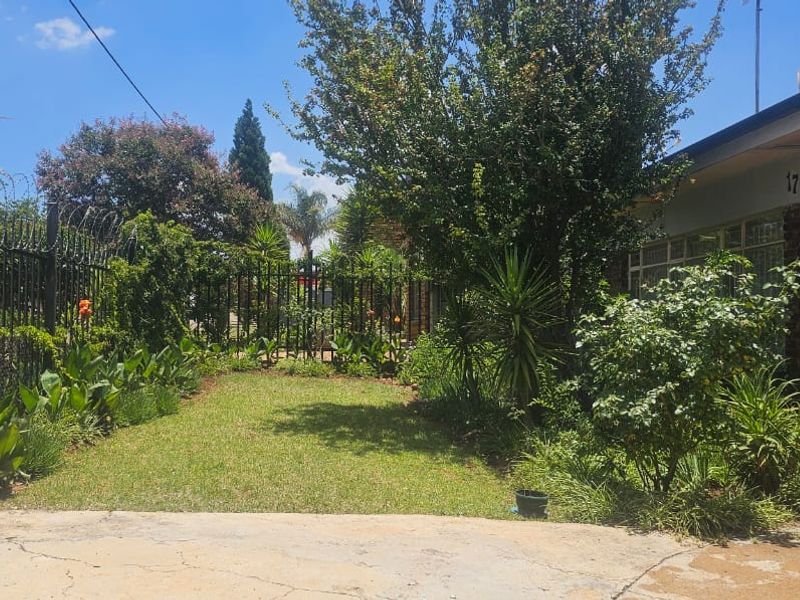 Income-Generating 3-Bedroom Property for Sale in Mohadin - Photo 4