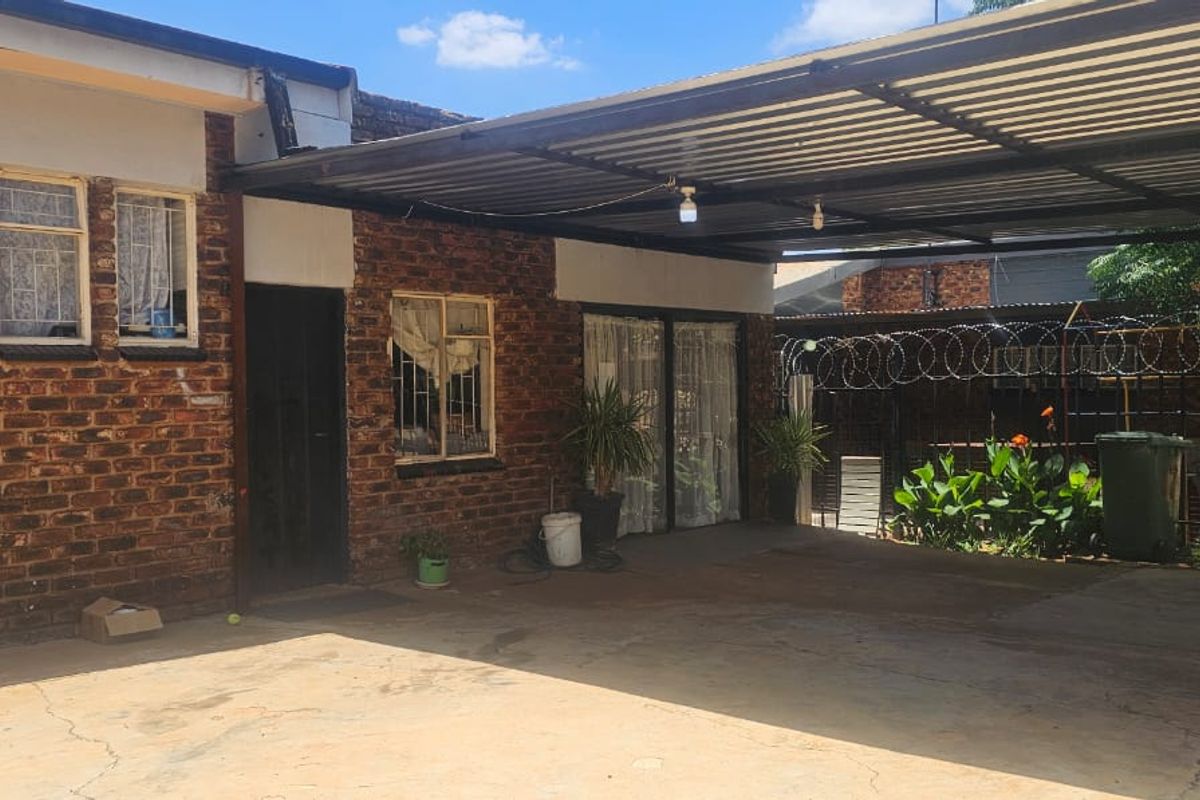 Income-Generating 3-Bedroom Property for Sale in Mohadin - Photo 5
