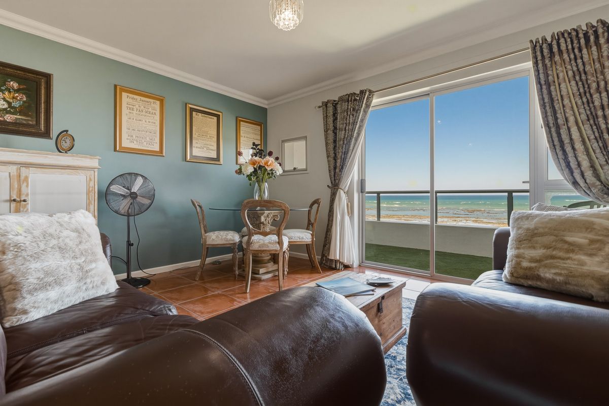 Elevated Living, Endless Views - Photo 2