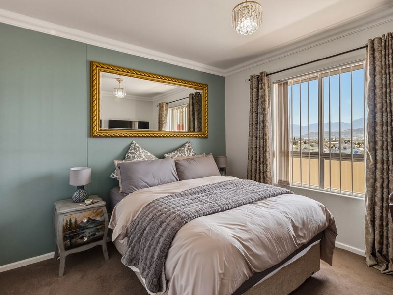 Elevated Living, Endless Views - Photo 10