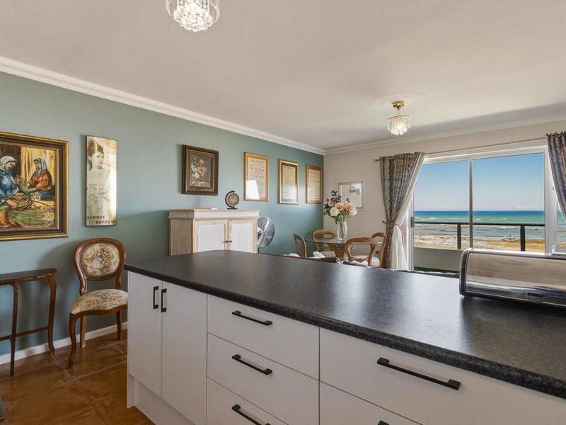 Elevated Living, Endless Views - Photo 7