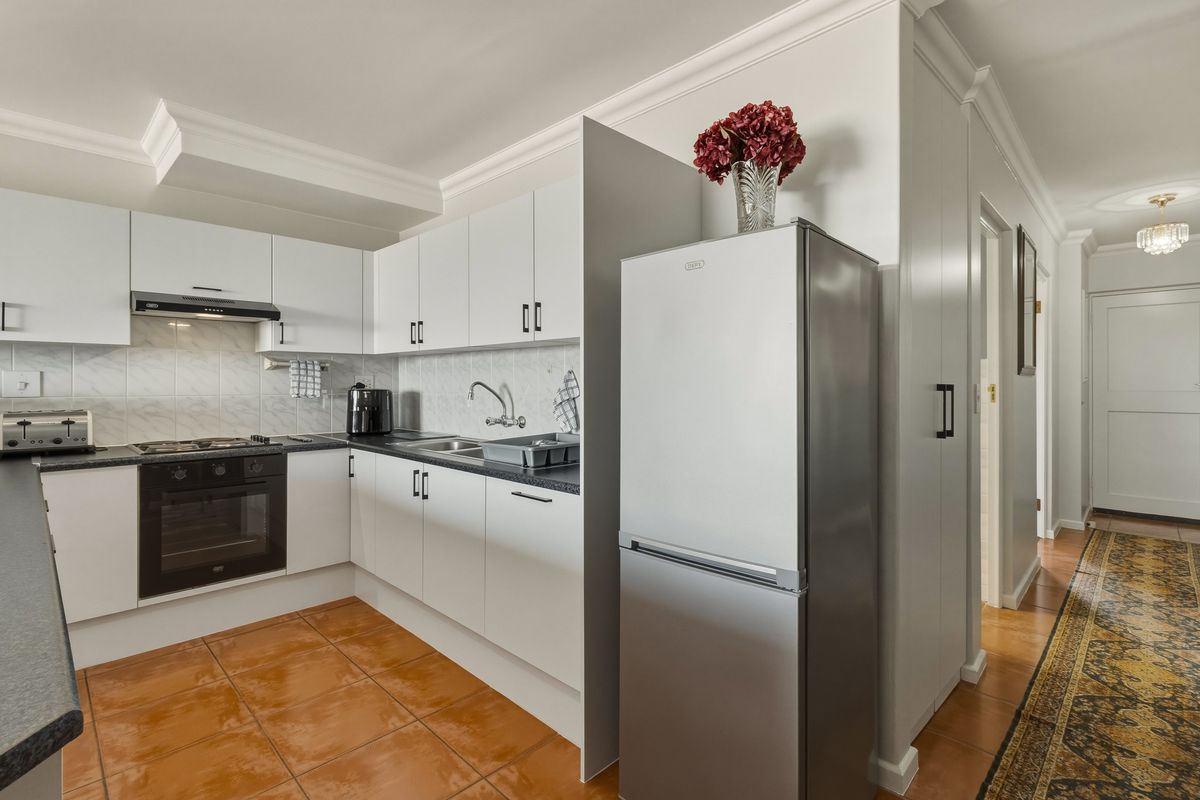 Elevated Living, Endless Views - Photo 4