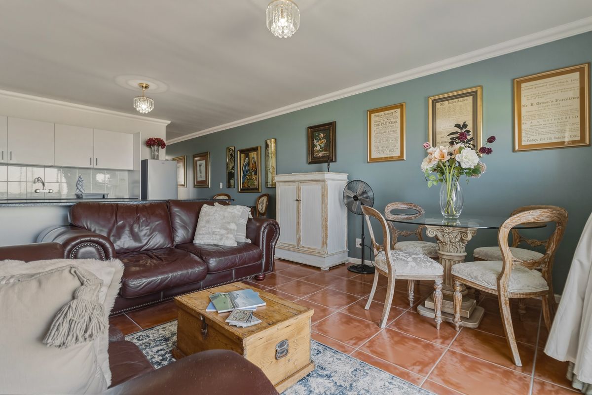 Elevated Living, Endless Views - Photo 4