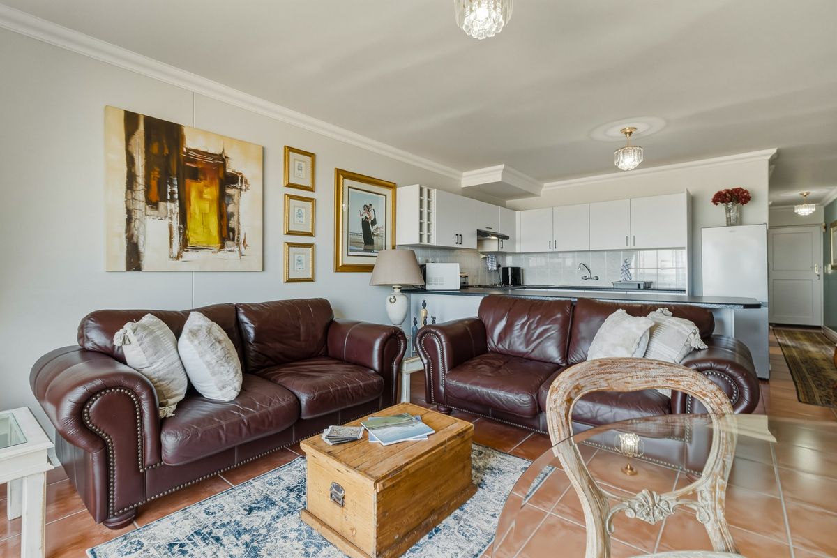 Elevated Living, Endless Views - Photo 3