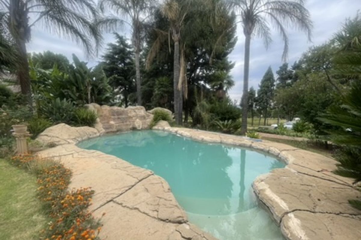 Versatile Lifestyle & Farming Estate, Homes, Workshops, Boreholes & Orchards, Irrigation And More!!! - Photo 3