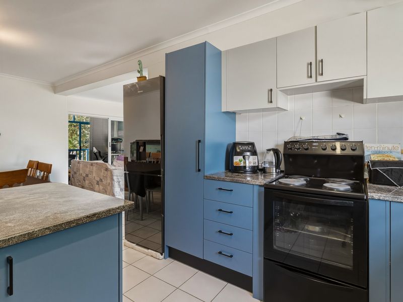 Sunlit Apartment, Prime Investment - Photo 8