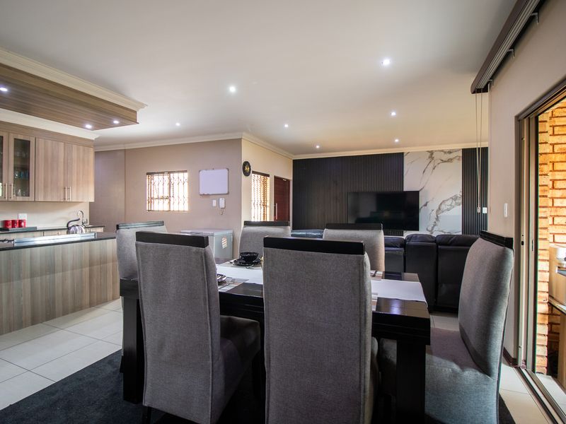 Secure & Spacious Gem- Immaculate - with Ample Parking on a Prime Stand - Photo 8