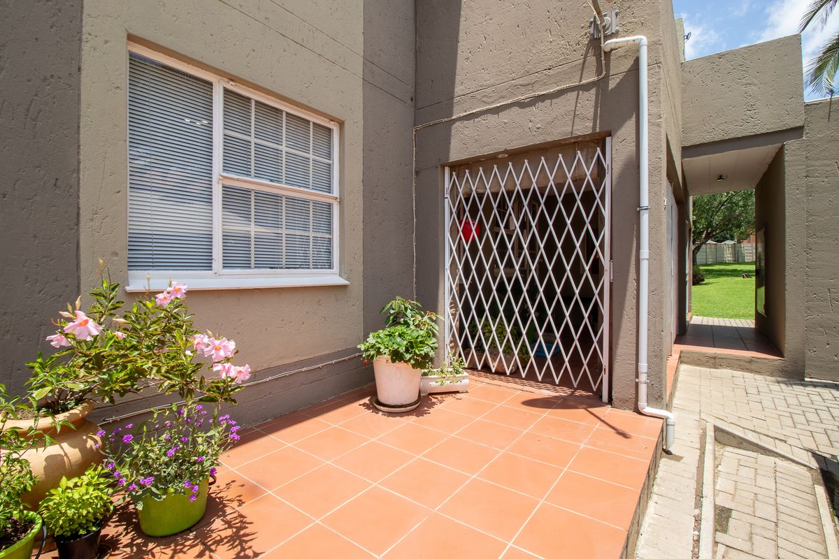 Secure Immaculate Meyersdal Gem – Walk to Shops, Live in Style! - Photo 3