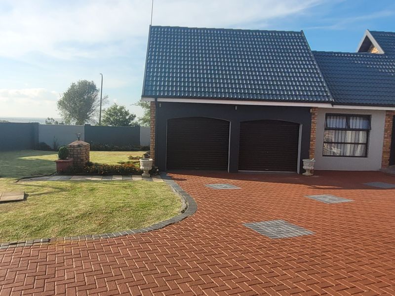 A contemporary masterpiece! - Photo 4