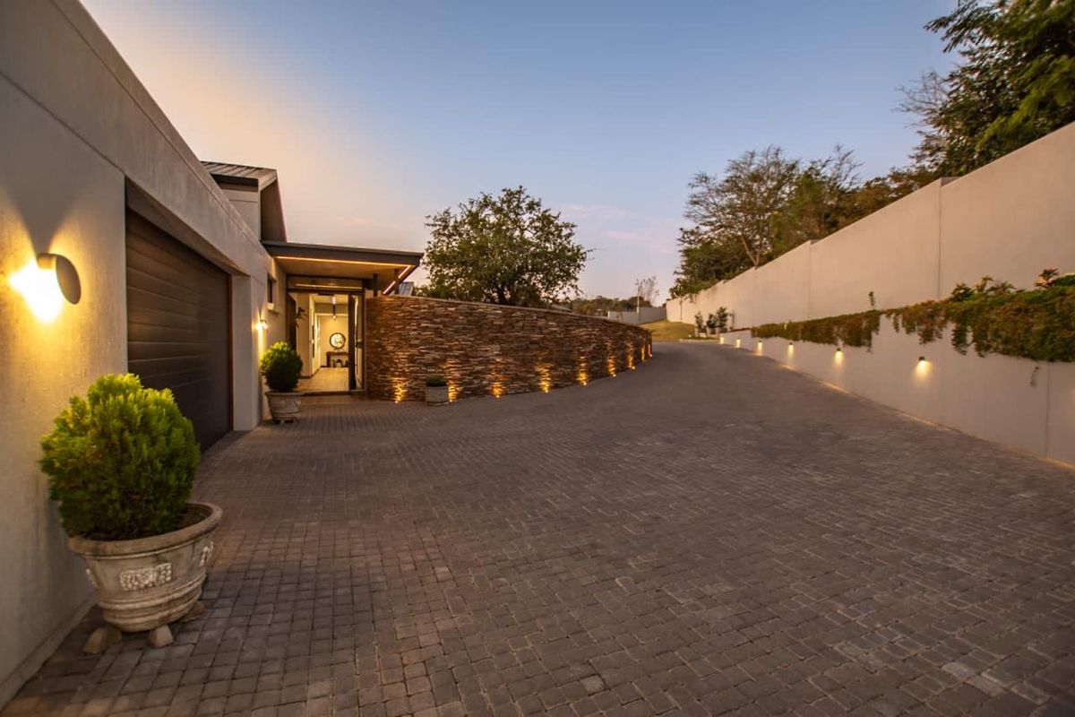 Live auction for a piece of luxury living in this magnificent Nature Estate - Photo 2