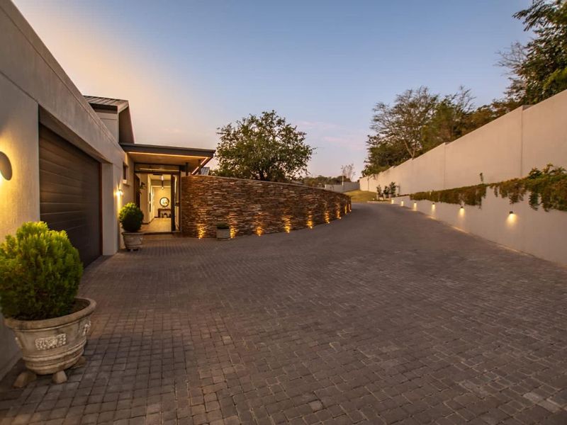 Live auction for a piece of luxury living in this magnificent Nature Estate - Photo 2