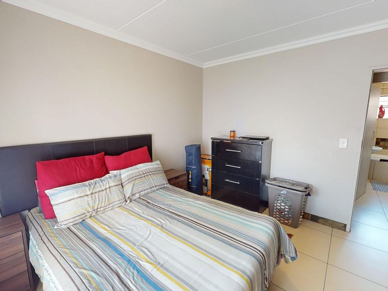 Three bedroom townhouse for sale in Pretoria West - Photo 10
