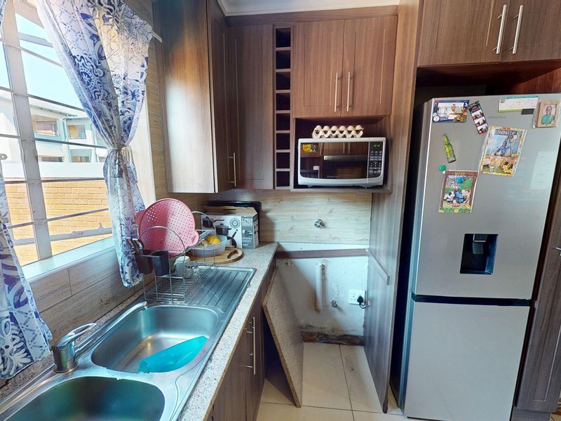 Three bedroom townhouse for sale in Pretoria West - Photo 7