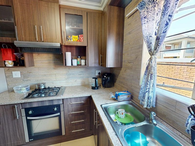 Three bedroom townhouse for sale in Pretoria West - Photo 6