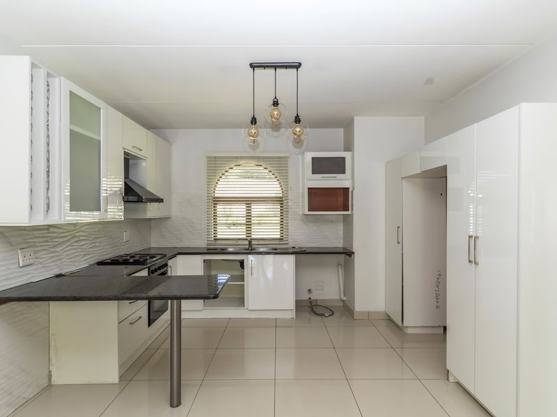 Modern 3 Bed 2 bath Ground Floor Aparment For sale - Photo 5