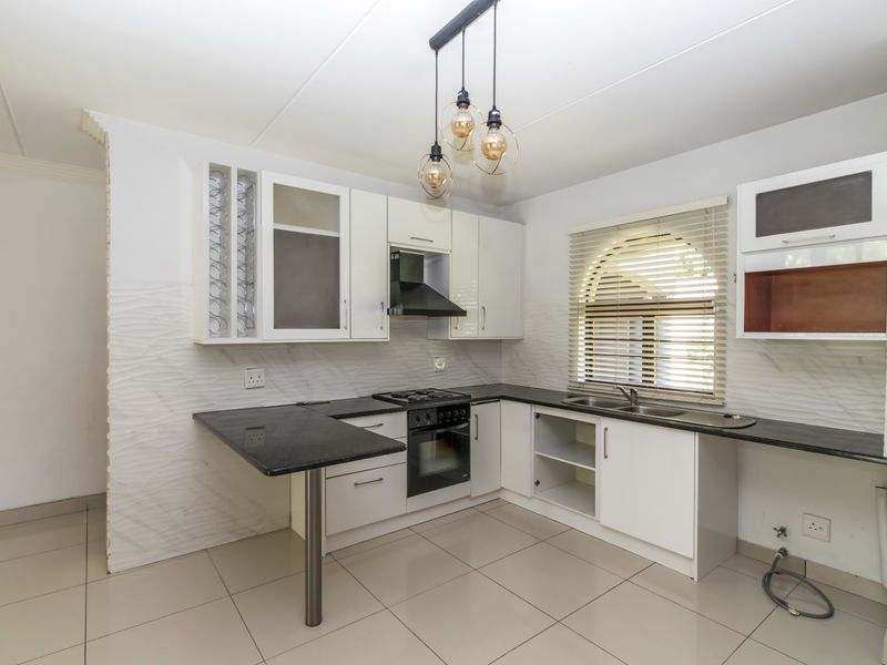 Modern 3 Bed 2 bath Ground Floor Aparment For sale - Photo 3