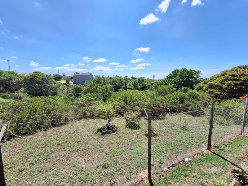 Charming North-East Facing Single-Level Townhouse in Secure Verbena Villas - Photo 9