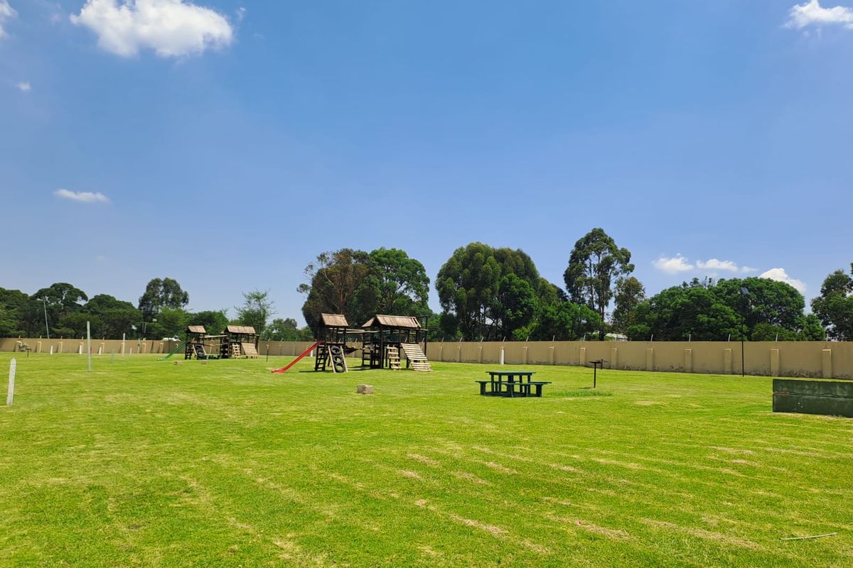 Townhouse For Sale In Johannesburg - Photo 4