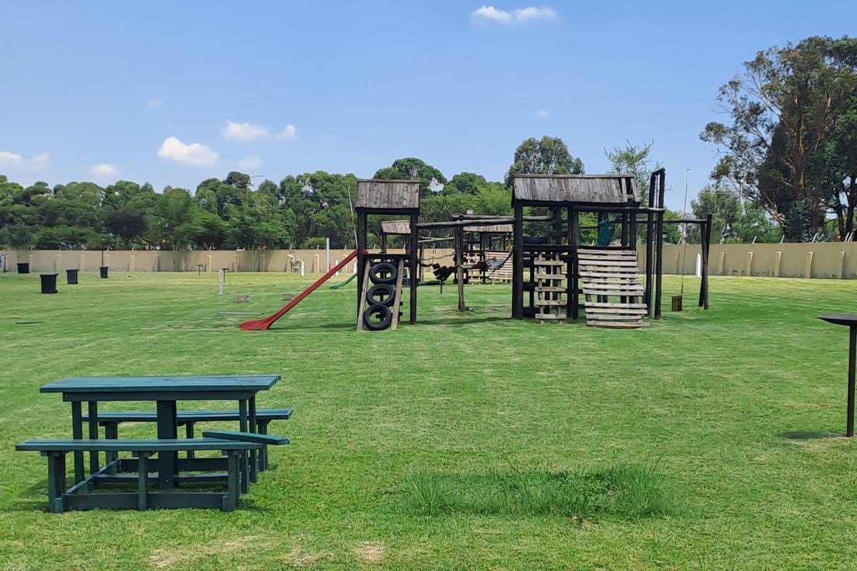 Townhouse For Sale In Johannesburg - Photo 5