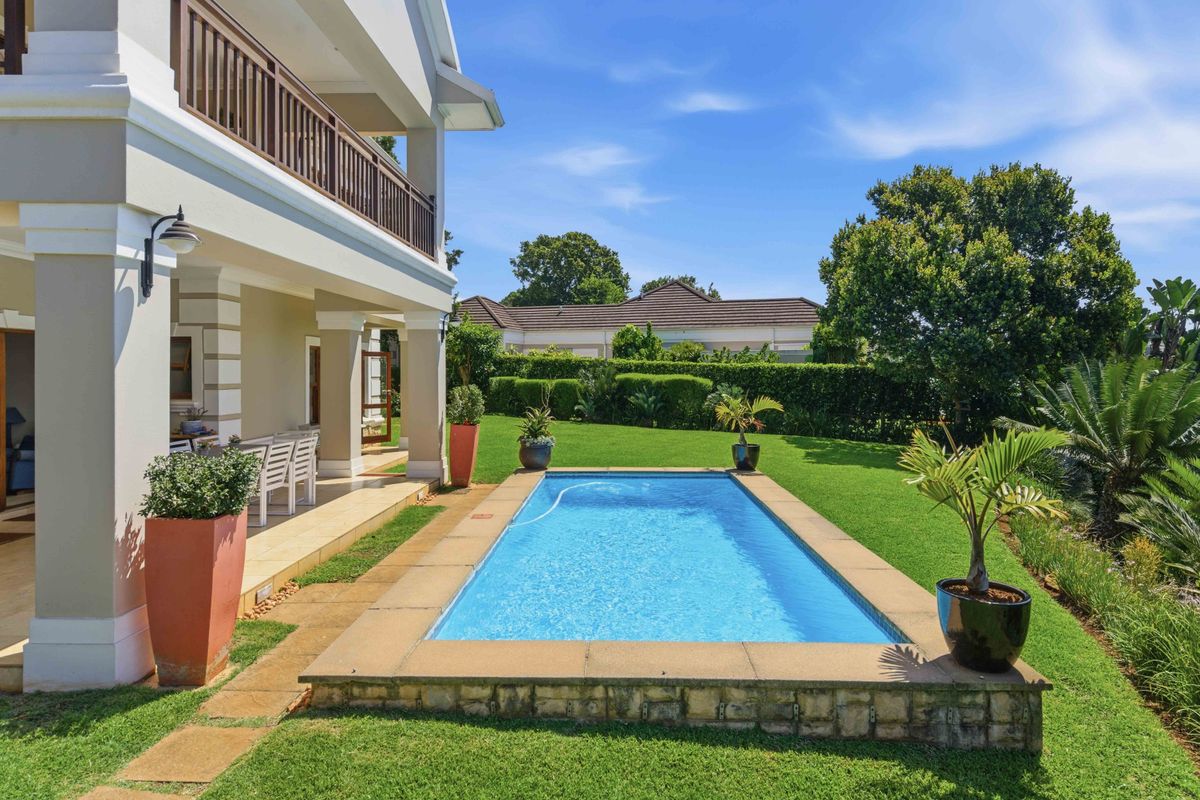 Gracious Home with full Cottage and a Office - Photo 4