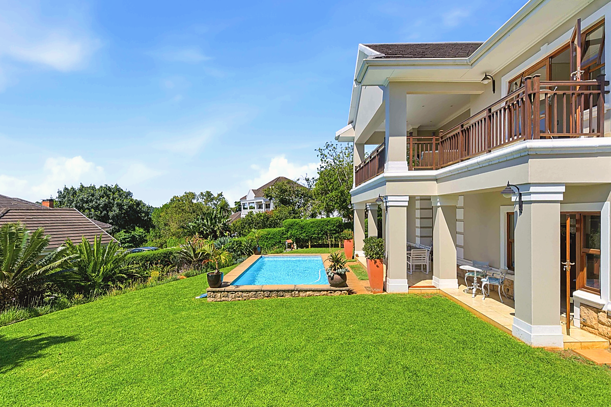 Gracious Home with full Cottage and a Office - Photo 5