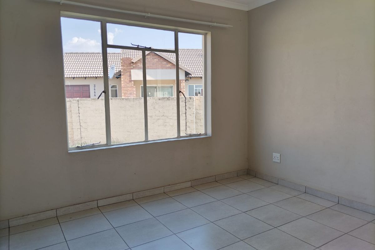 Three-Bedroom Home for Sale in Waterkloof Hills Estate - Photo 4