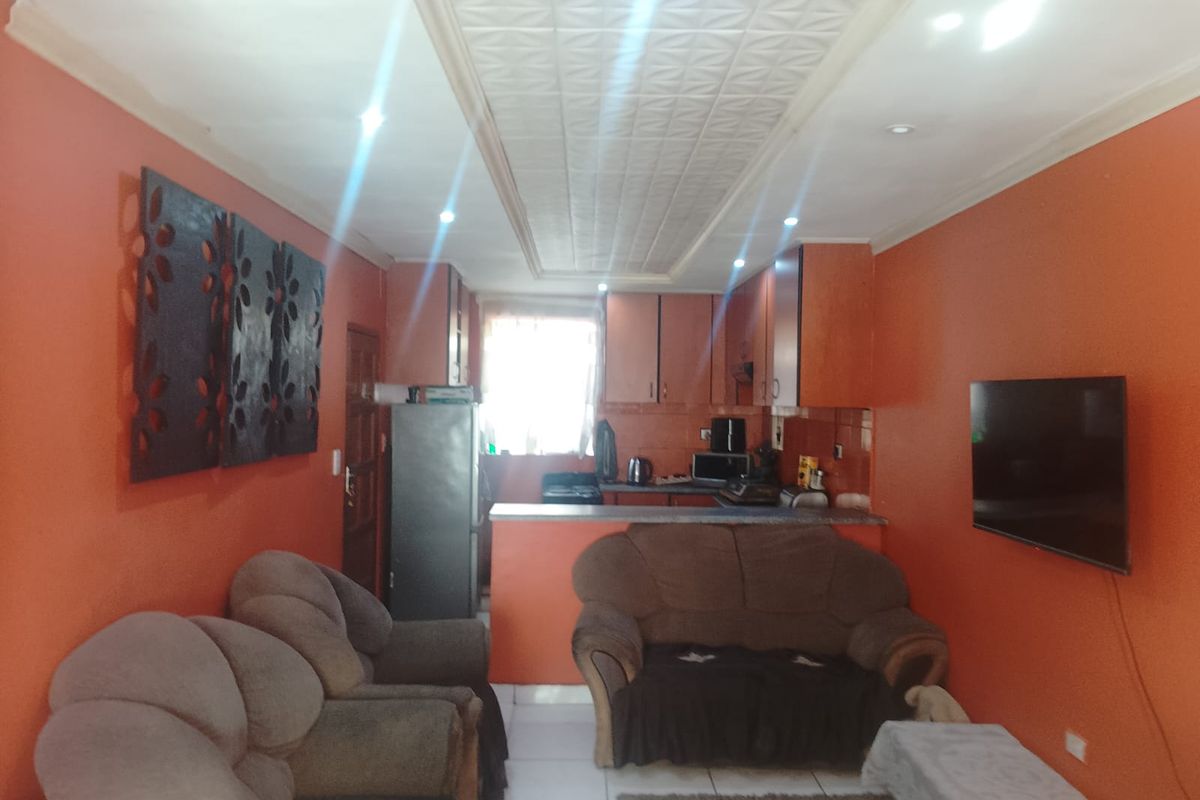 ' Charming Double Storey Family Home On The Main Road " - Photo 4