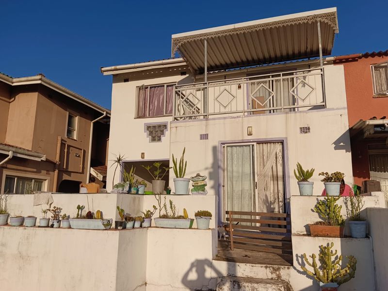 ' Charming Double Storey Family Home On The Main Road " - Photo 2