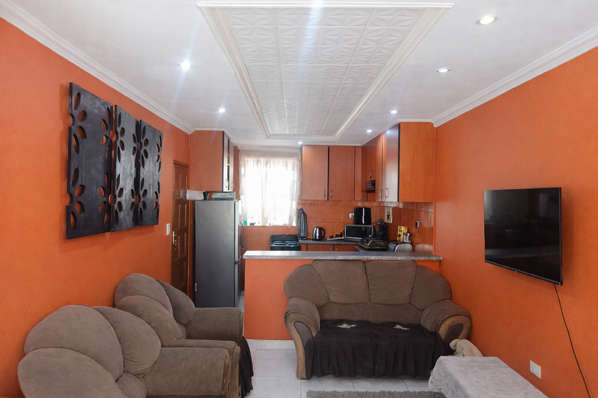 ' Charming Double Storey Family Home On The Main Road " - Photo 3