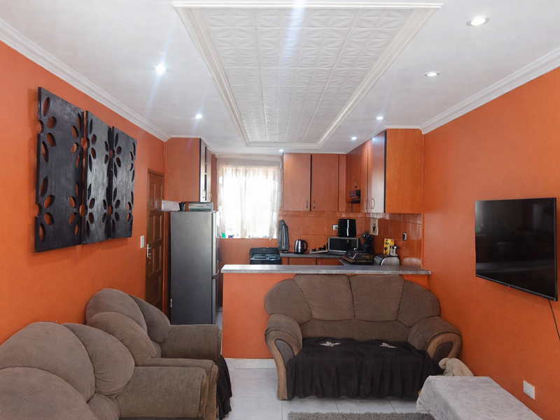 ' Charming Double Storey Family Home On The Main Road " - Photo 3