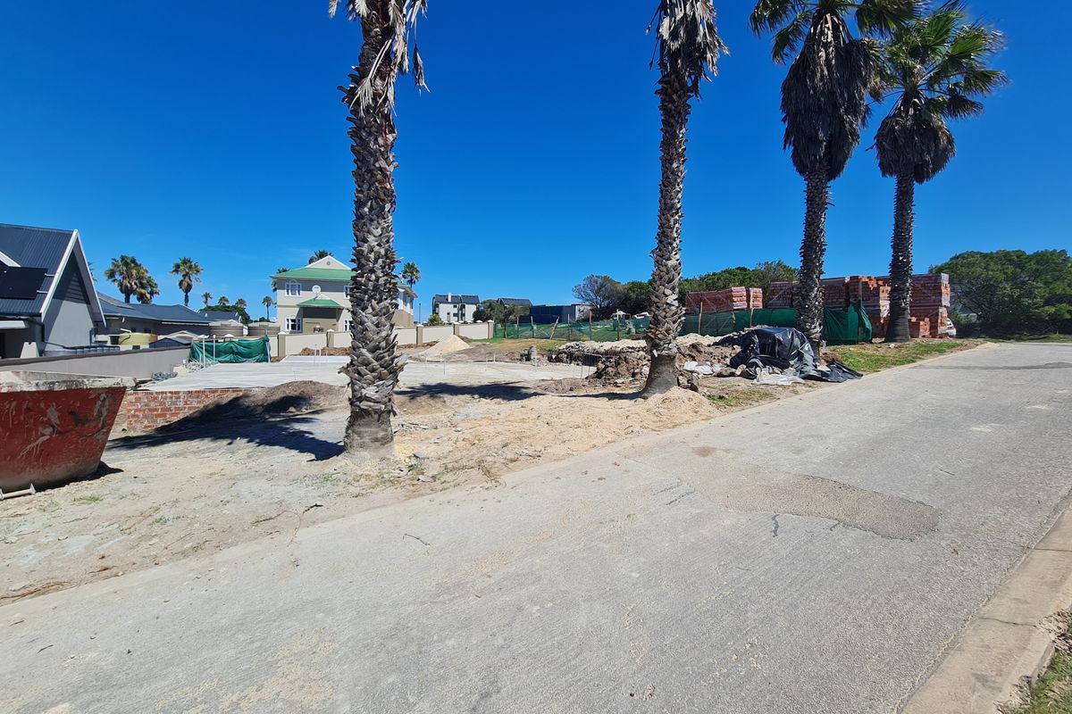 Exciting Build in Progress Large Family Home in Marina Martinique, Jeffreys Bay - Photo 2