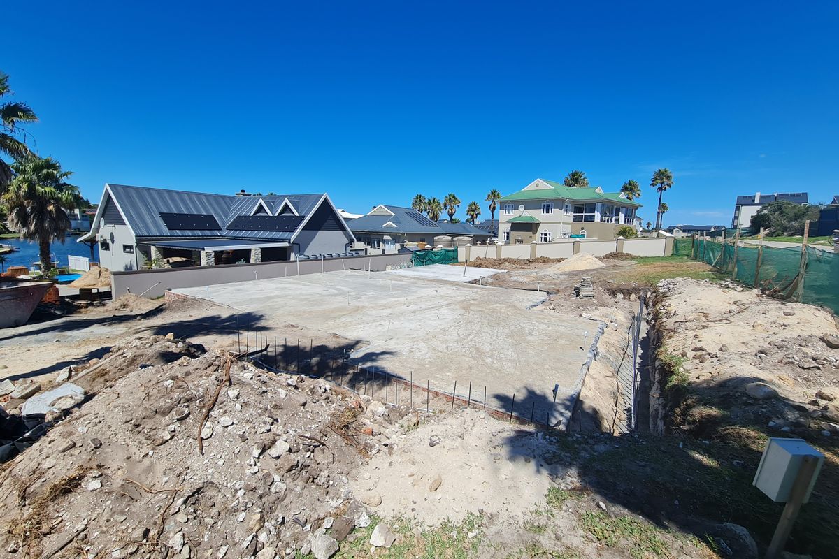 Exciting Build in Progress Large Family Home in Marina Martinique, Jeffreys Bay - Photo 4