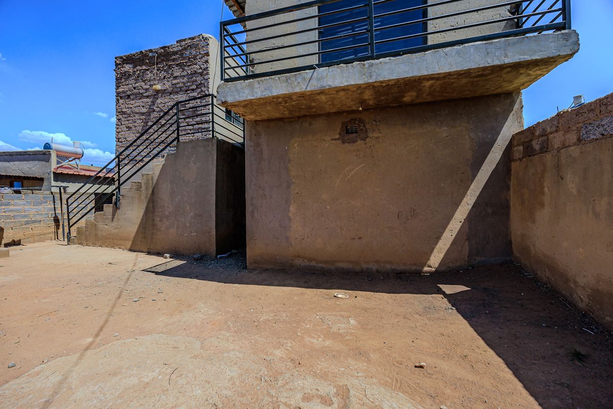 Great Investment Property With Rental Income - Photo 2