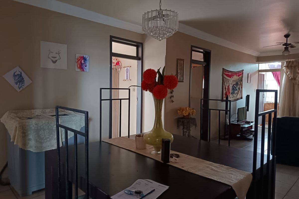 Charming 2-bedroom apartment for sale in Vanderbijlpark CW 6—perfect for comfortable modern living! - Photo 2