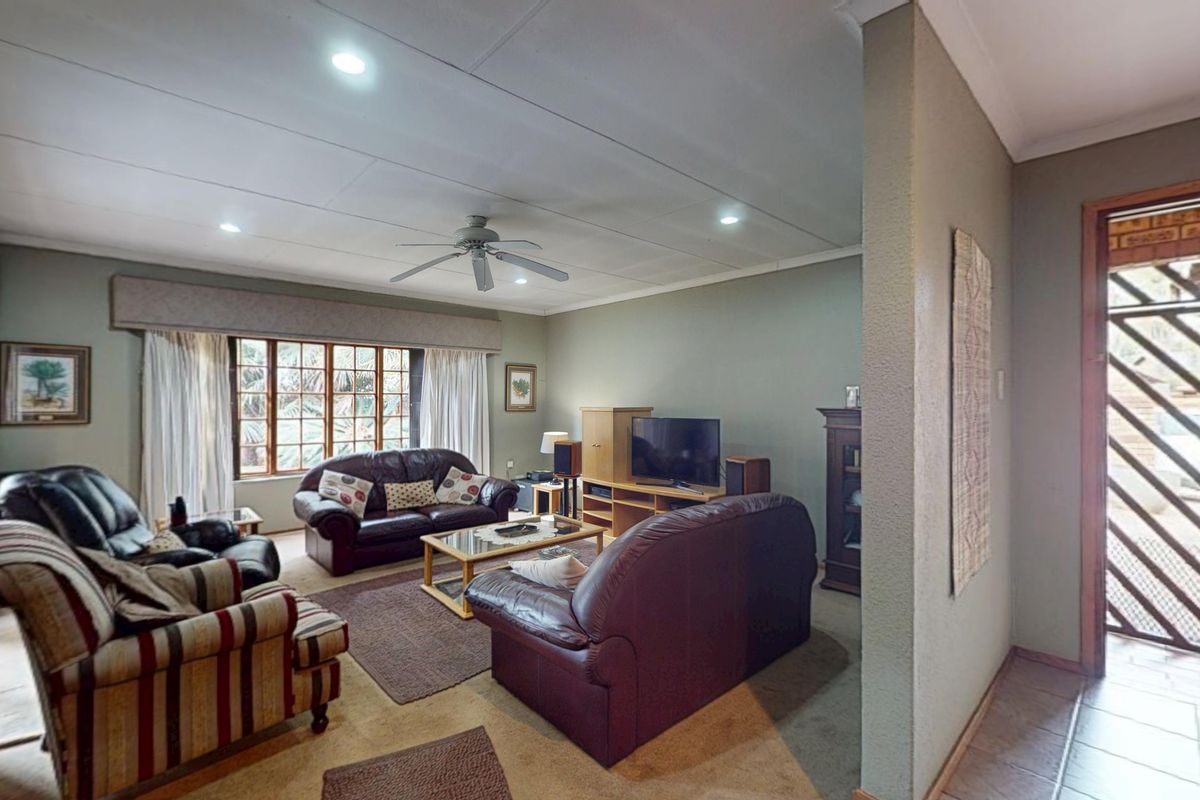 Private and Secure Estate living! - Photo 3