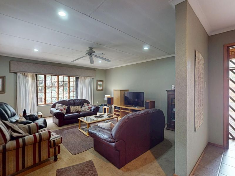 Private and Secure estate living! - Photo 5