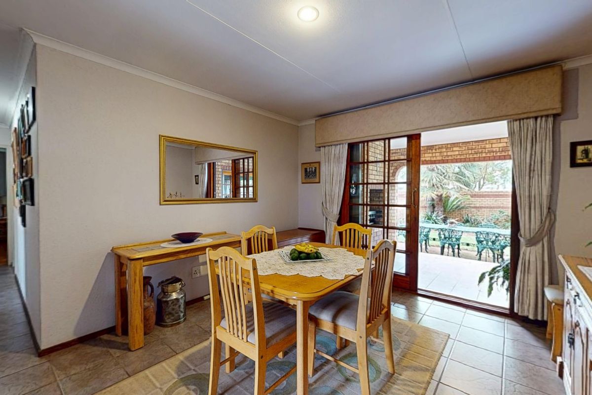 Private and Secure Estate living! - Photo 5