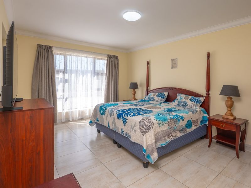 4 Spacious Units | Sea Views | Business-Zoned Investment in Agulhas - Photo 9