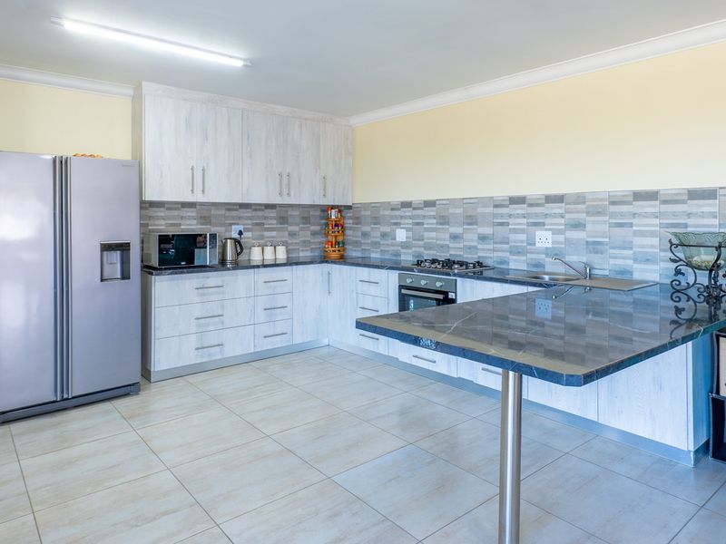 4 Spacious Units | Sea Views | Business-Zoned Investment in Agulhas - Photo 7