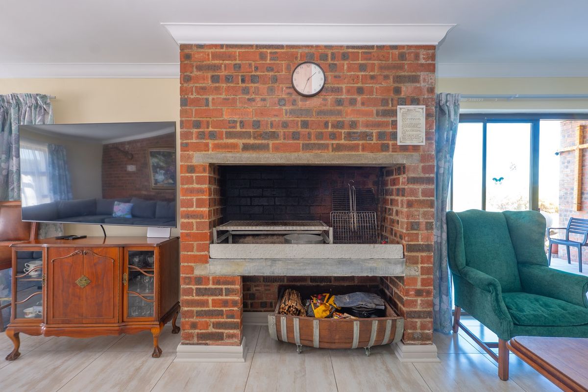 4 Spacious Units | Sea Views | Business-Zoned Investment in Agulhas - Photo 5