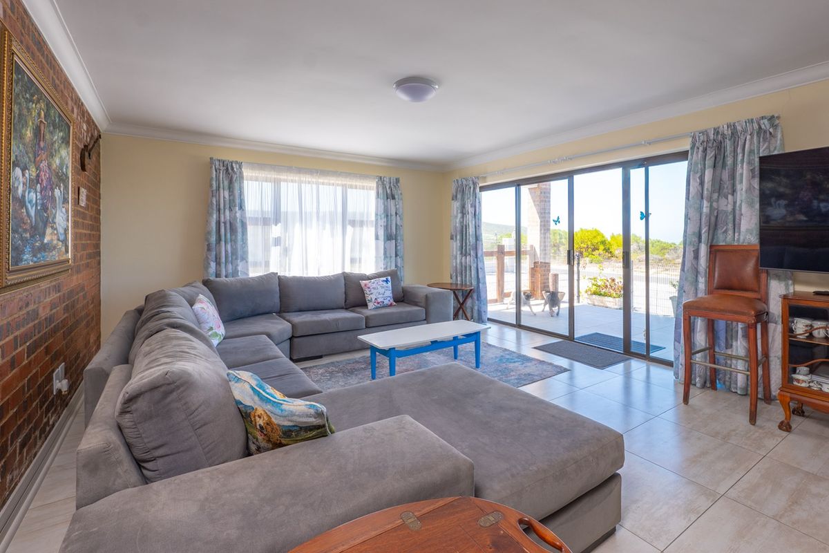 4 Spacious Units | Sea Views | Business-Zoned Investment in Agulhas - Photo 4