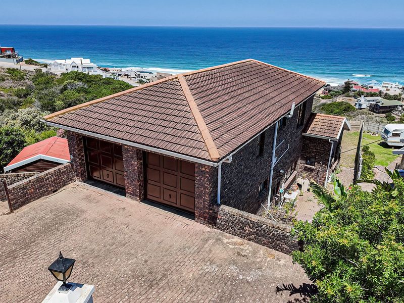 Coastal opportunity — Space, views & endless potential - Photo 4