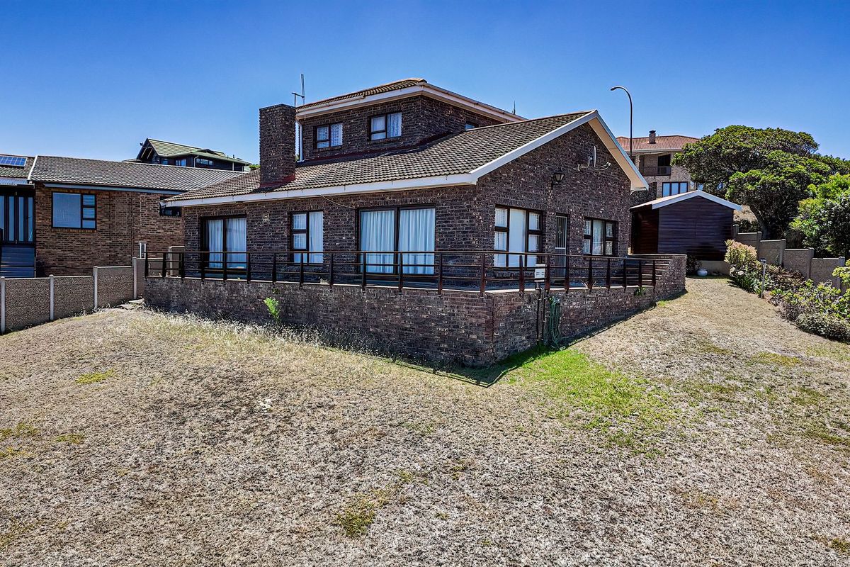 Coastal opportunity — Space, views & endless potential - Photo 2