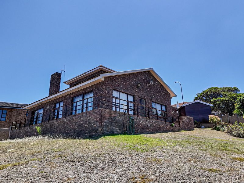 Coastal opportunity — Space, views & endless potential - Photo 3