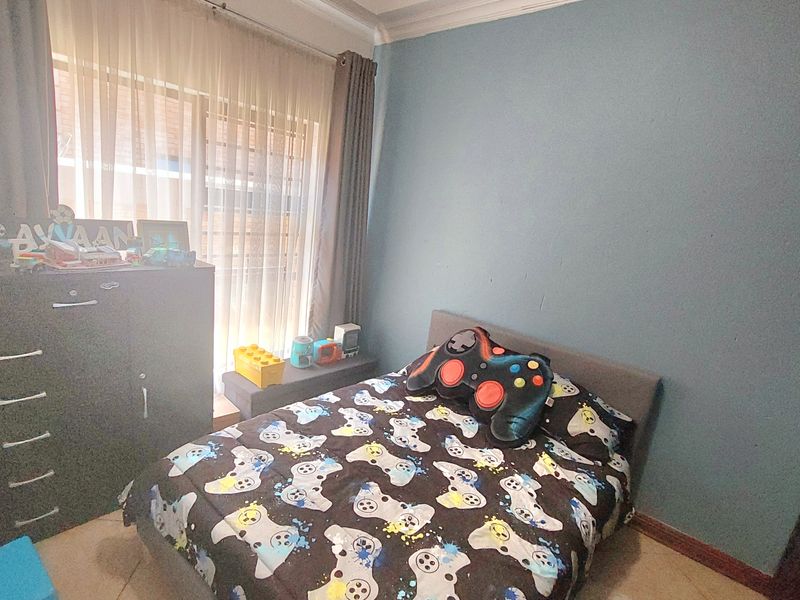 Beautiful, Modern and Move in Ready! - Photo 8