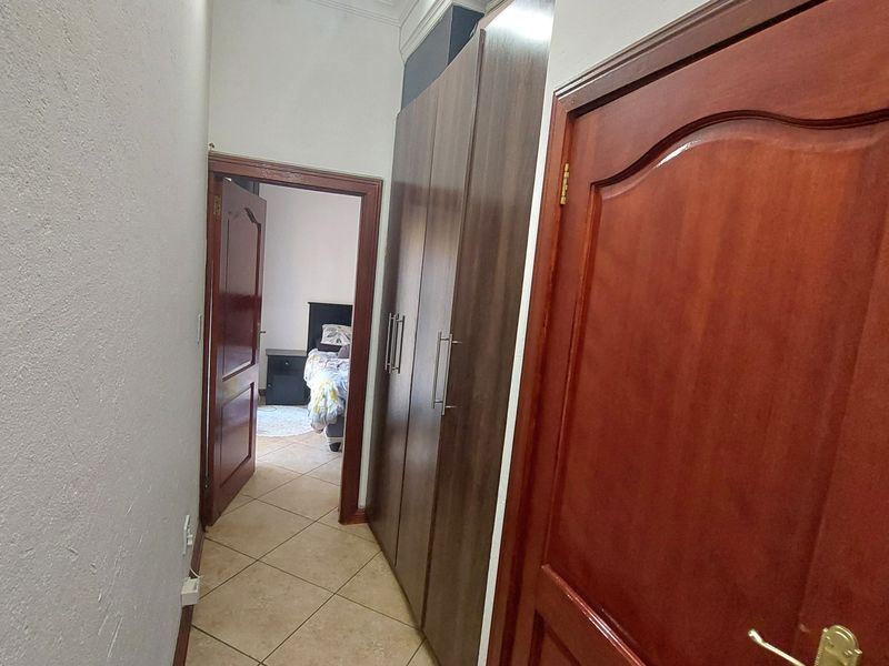 Beautiful, Modern and Move in Ready! - Photo 7