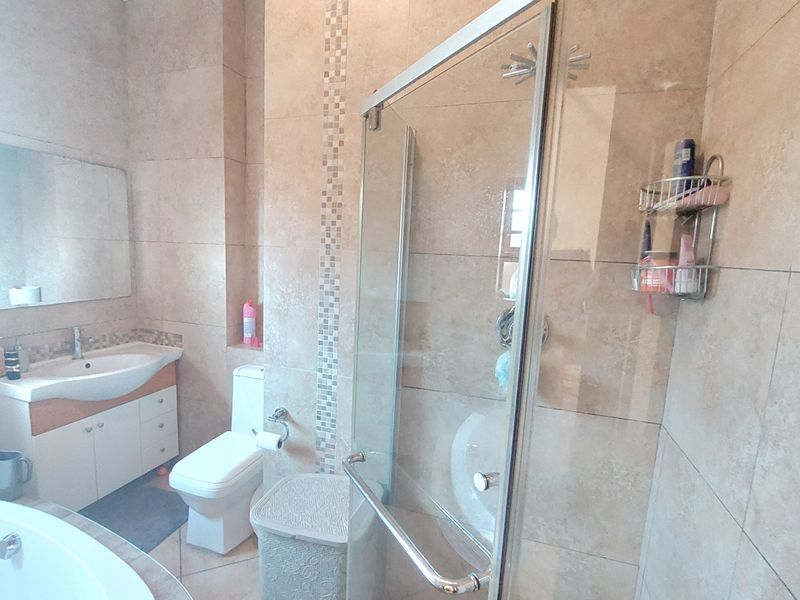 Beautiful, Modern and Move in Ready! - Photo 6