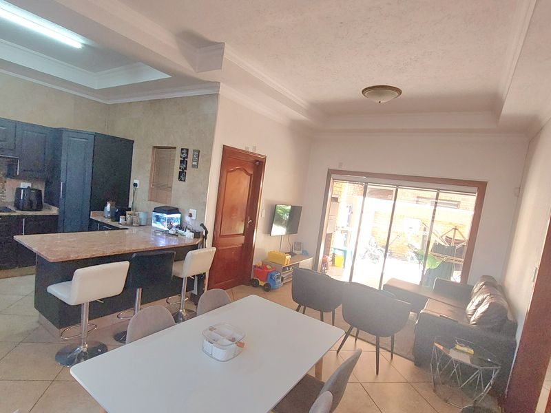 Beautiful, Modern and Move in Ready! - Photo 2