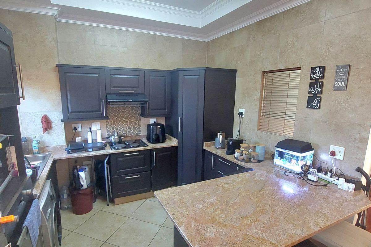 Beautiful, Modern and Move in Ready! - Photo 3